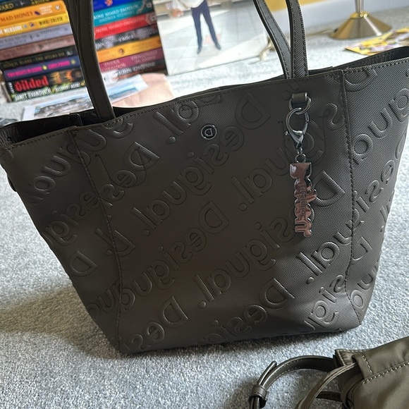 Desigual 2 in 1 Bag - Picture 1 of 8